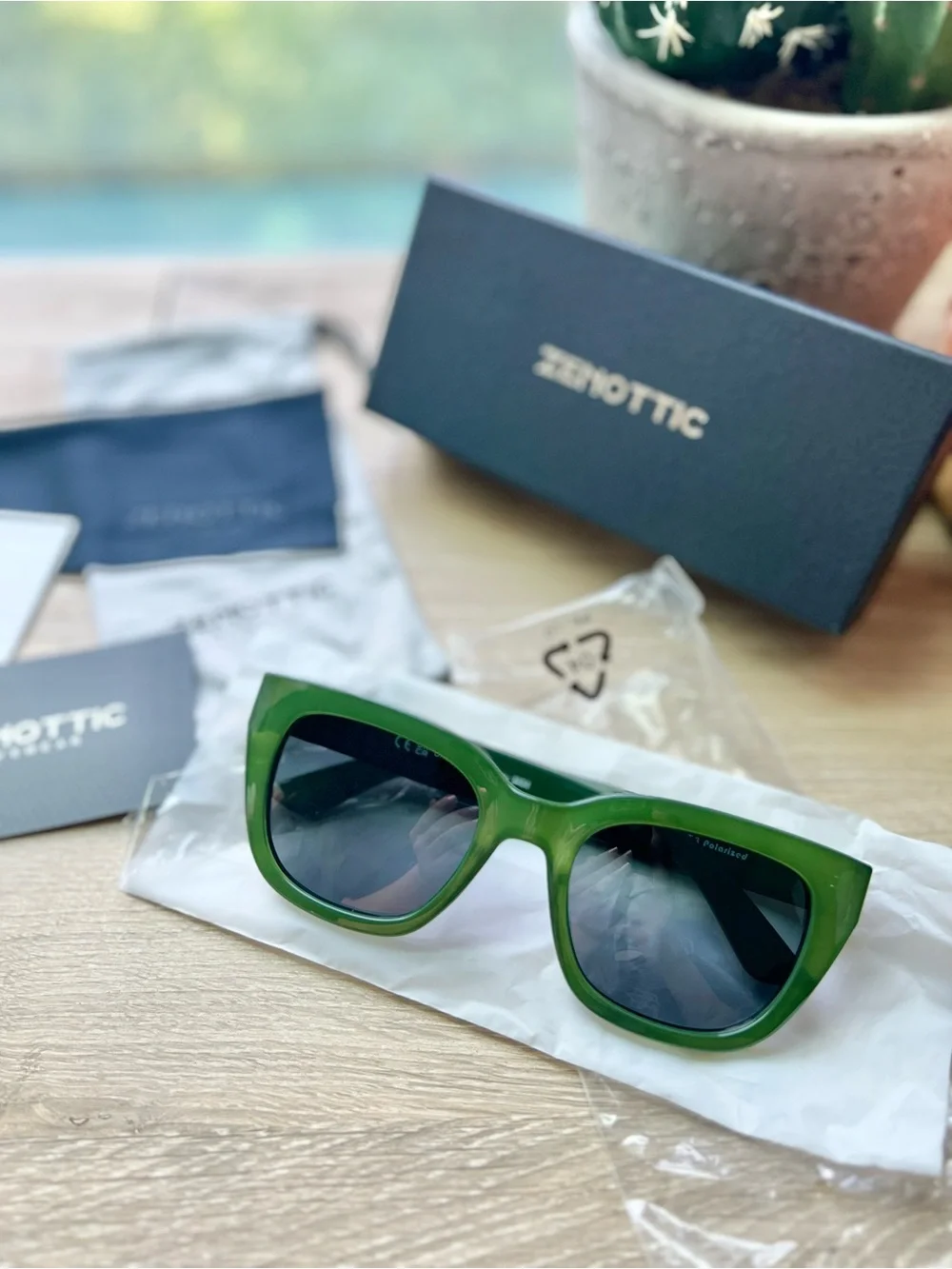 ZENOTTIC Womens Square Polarized Sunglasses Green Retro UV400 Vintage NIB⁠